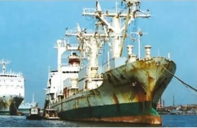 �ҹ���һ����װ�亣�˺���