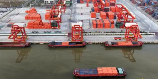 ������ɽ��ש������ͨ����װ�亣�˵ִ������