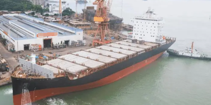 �����ţ��ô��ع�����1800TEU��װ�䴬�����ӽ���ҵ�ٻ�װ�䴬����